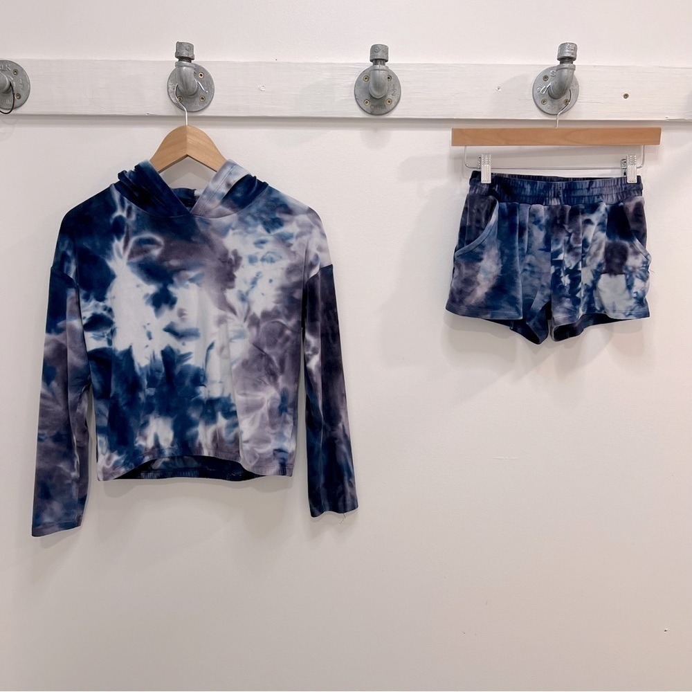 FRESHMAN microfiber cropped hoodie and shorts set tie dye